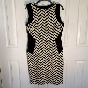 Black/beige knit washable dress.